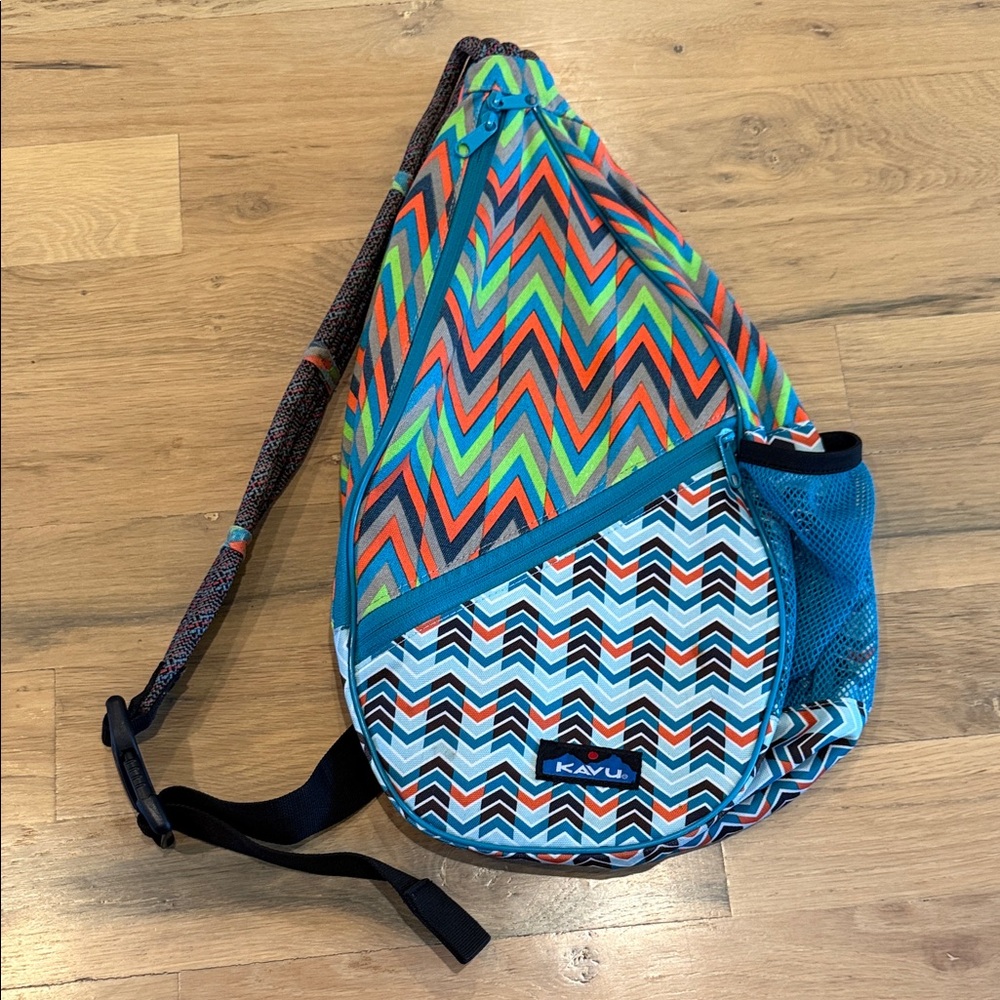 KAVU Vibrant Chevron Sling Pack EUC!